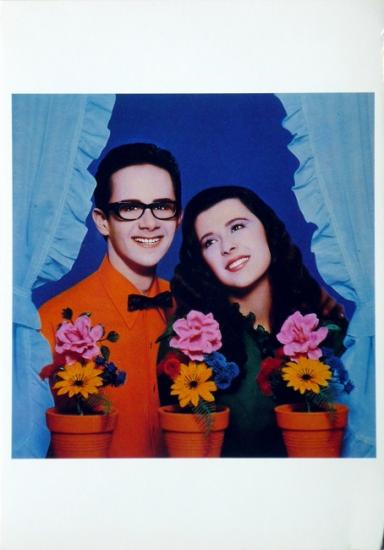1985 cp 'À la fenêtre' Pascale et Grégory, New York