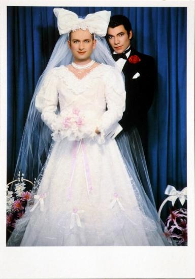 1992 cp 'Les mariés' Pierre et Gilles, France 2007