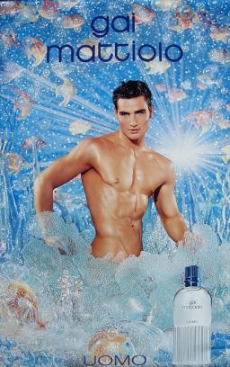 1998 affiche publicitaire pour le parfum de Gai Mattiolo: Uomo 60x98,5 cm